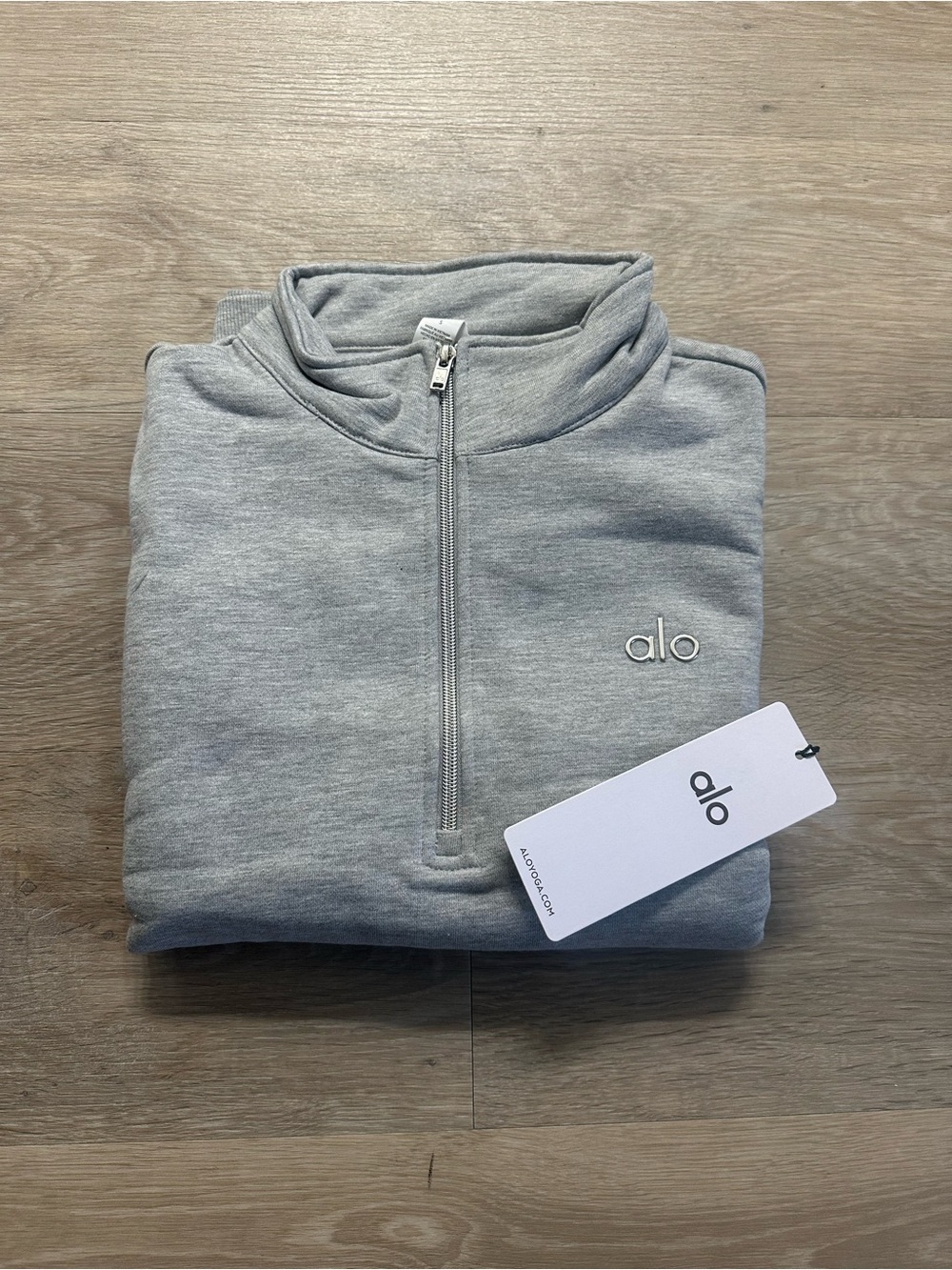 ALO Yoga Men’s Grey quarter-zip long sleeve